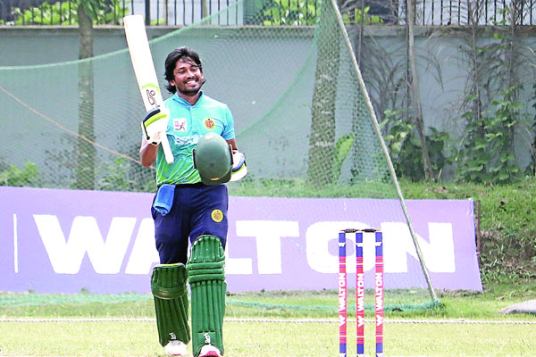 বিজয়ের হ্যাটট্রিক সেঞ্চুরি