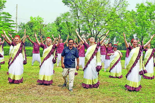 ঈদ ইত্যাদিতে অর্ধশতাধিক বিদেশি