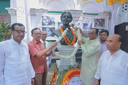 পাবনায় নানা আয়োজনে সুচিত্রা সেনের ৯২তম জন্মদিন পালন