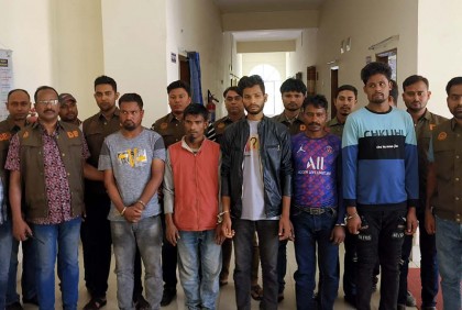 দিনাজপুরে ডাকাত দলের ৫ সদস্য আটক