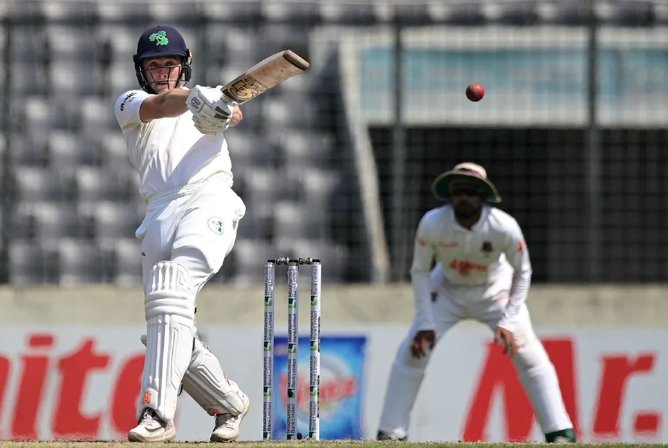 অভিষেকেই টাকারের সেঞ্চুরি