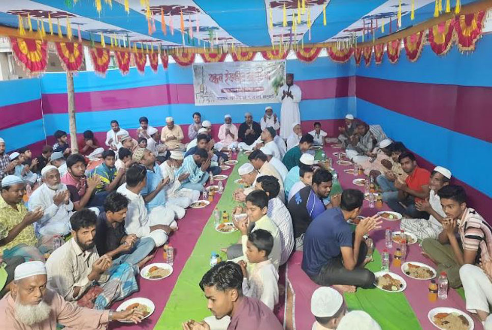 জয়পুরহাটে বন্ধন ক্রীড়া চক্রের ইফতার মাহফিল