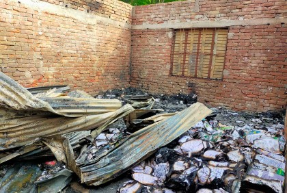 কুমারখালীতে নির্বাচন নিয়ে দ্বন্দ্বে আগুনে পুড়লো বিদ্যালয়