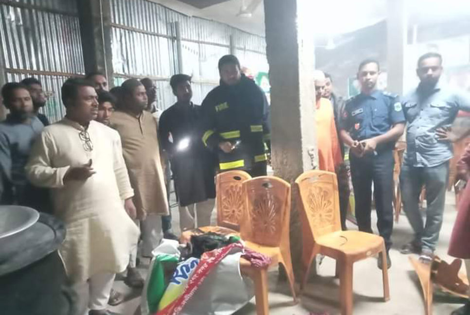 নন্দীগ্রামে বিএনপির কার্যালয়ে হামলা, আগুন