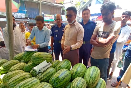 বগুড়ায় ১২ প্রতিষ্ঠানকে জরিমানা