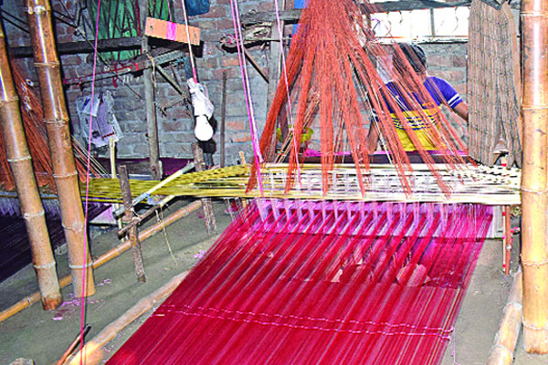 বেনারসি নামে ভারতীয় শাড়ি