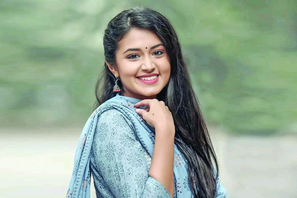 তাসনিয়া ফারিণ নতুন রূপে