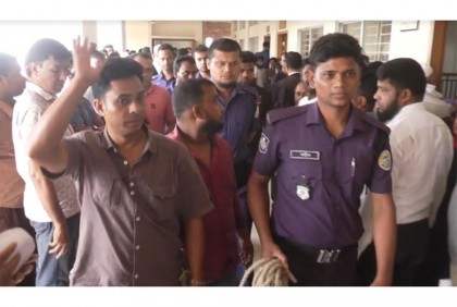 বরিশালে পুলিশের ওপর হামলার ঘটনায় ছাত্রলীগ নেতাসহ ৩ জন কারাগারে 