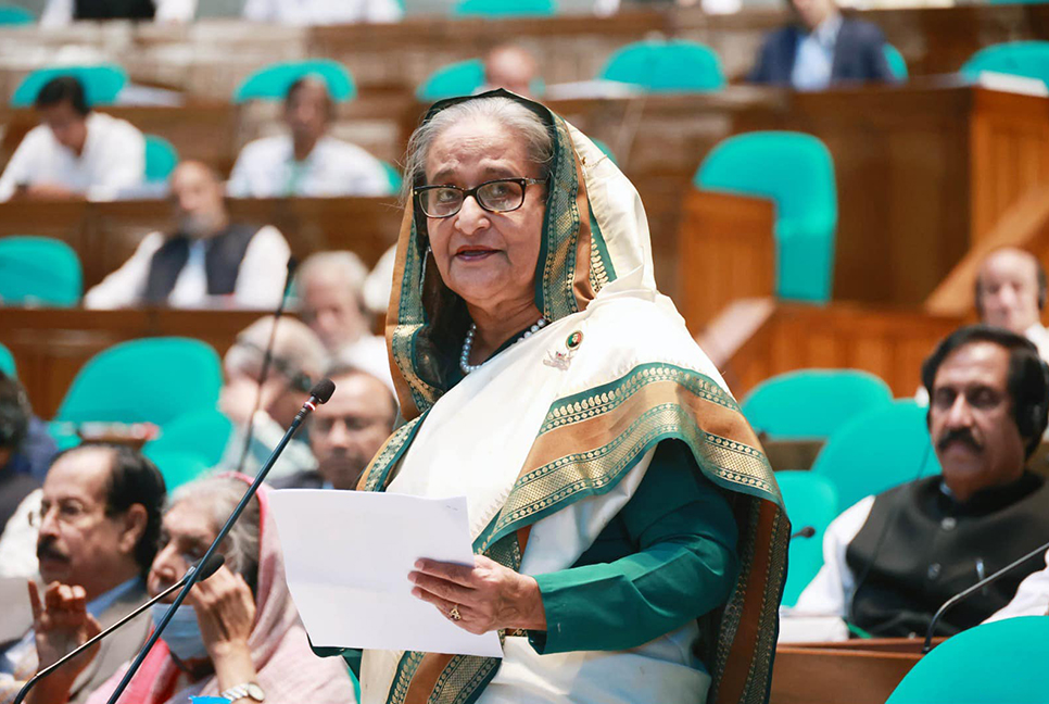 প্রথম আলো ও গ্রামীণ ব্যাংকের সেই সুদখোরের সমালোচনা প্রধানমন্ত্রীর
