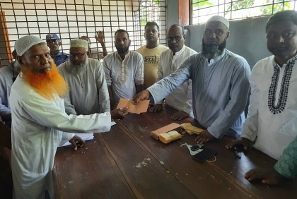 জয়পুরহাটে ইমাম-মুয়াজ্জিন-খতিবদের ঈদ উপহার