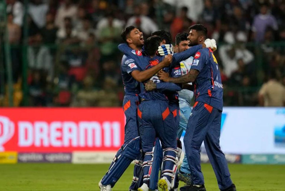 শেষ বলে অবিশ্বাস্য জয় লক্ষ্ণৌয়ের