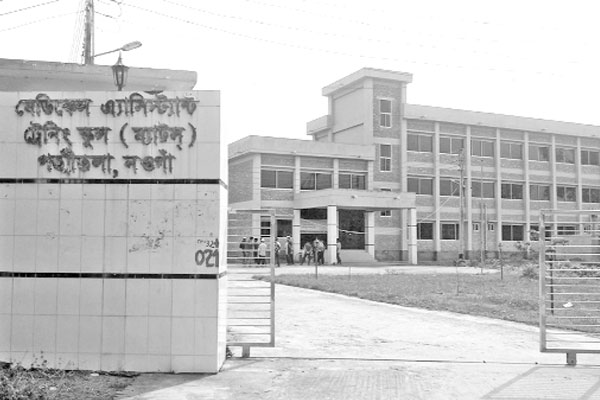 পত্নীতলা ম্যাটসের কার্যক্রম চলছে জোড়াতালি দিয়ে