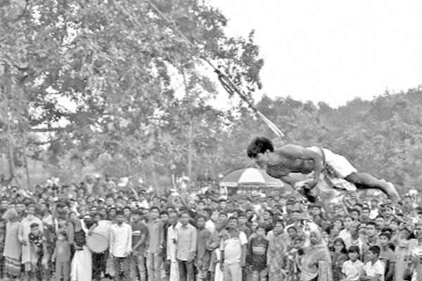 ঐতিহ্যবাহী চড়ক পূজা ও গ্রামীণ মেলা