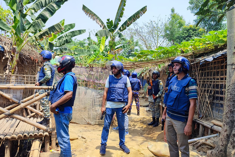 রোহিঙ্গা ক্যাম্পে গোলাগুলি, আরসা কমান্ডার নিহত