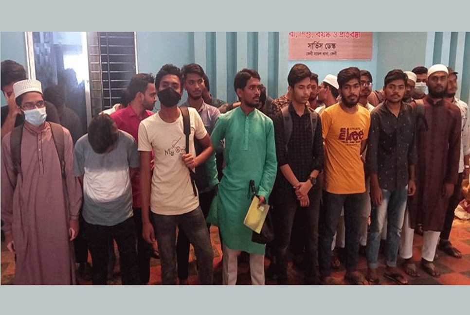 কোচিং সেন্টার থেকে শিবির সন্দেহে ২৬ শিক্ষার্থী আটক 