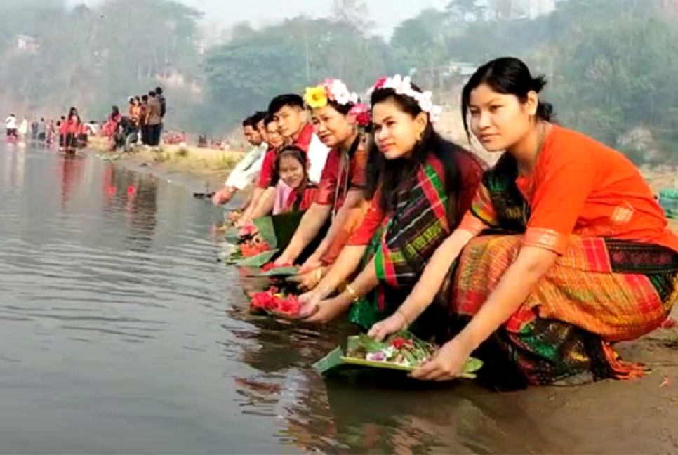 চাকমা ও তঞ্চঙ্গ্যা সম্প্রদায়ের ‘ফুল বিঝু’ উৎসব উদযাপন