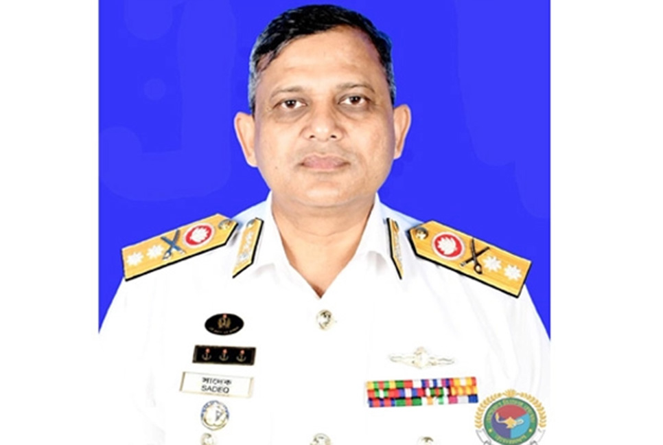 পায়রা বন্দরে নতুন চেয়ারম্যান রিয়ার অ্যাডমিরাল সাদেক 

