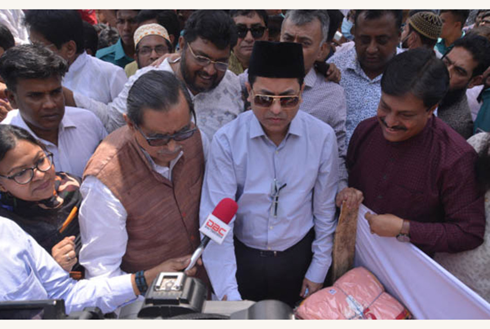 অগ্নিকাণ্ডে ক্ষতিগ্রস্ত ব্যবসায়ীদের পুনর্বাসনে ২ কোটি টাকা অনুদান দেয়া হবে : মেয়র তাপস 

