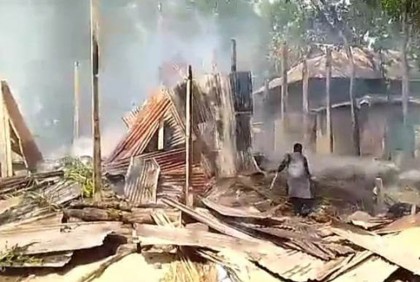 ফরিদপুরে ৯ বসতঘর আগুনে পুড়ে ছাই