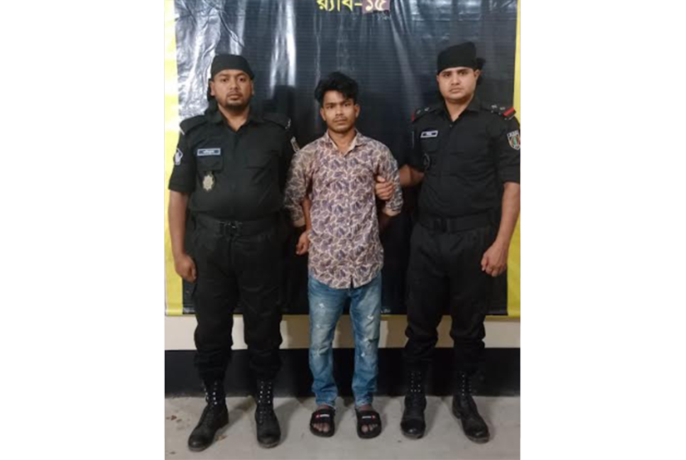 টেকনাফে বিপুল পরিমাণ মাদকসহ আটক ১