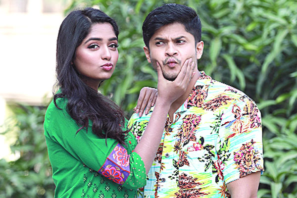 লালবাত্তি নিয়ে নিলয়-হিমি