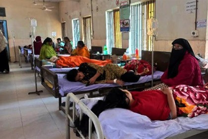 দিনাজপুরে তীব্র গরমে হাসপাতালে বেড়েছে রোগীর চাপ