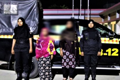 সিরাজগঞ্জে ২০ কেজি গাঁজাসহ দুই নারী আটক