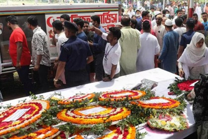 প্রিয় প্রতিষ্ঠানে ডা. জাফরুল্লাহর মরদেহ, সর্বস্তরের মানুষের শ্রদ্ধা