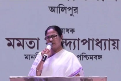 বিদেশে গিয়ে বাংলাদেশকেই খুঁজতেন মমতা ব্যানার্জি, কিন্তু কেন? 