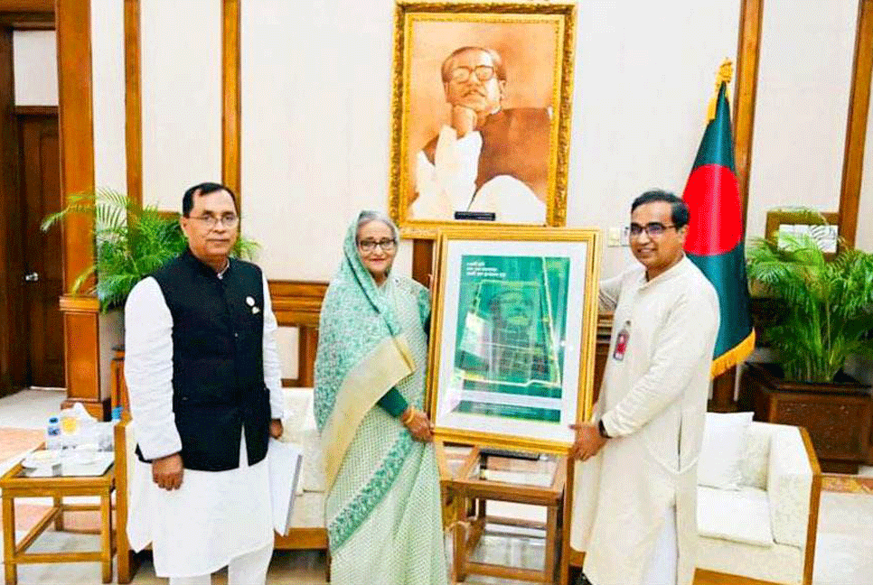 প্রধানমন্ত্রীর সঙ্গে কৃষিবিদ মোস্তাফিজুর রহমানের সাক্ষাৎ