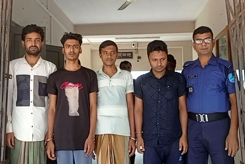 দেলদুয়ারে আন্তঃজেলা মোটরসাইকেল চোর চক্রের ৪ সদস্য গ্রেফতার