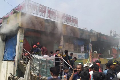 নিউমার্কেটে ওভারব্রিজ ভাঙার সঙ্গে অগ্নিকাণ্ডের সম্পর্ক নেই : ডিএসসিসি

