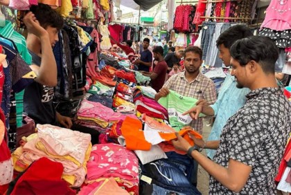 চট্টগ্রামের জহুর হকার্স মার্কেটে জমজমাট ঈদ বাজার