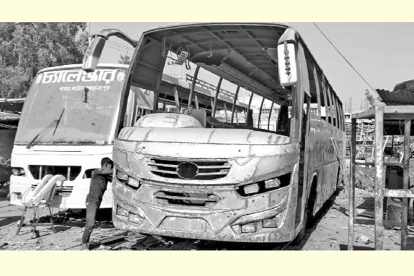 রংচং লাগিয়ে ফিটনেসহীন গাড়ি চালানোর প্রস্তুতি