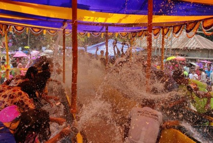 জলোৎসবে মাতোয়ারা পাহাড়