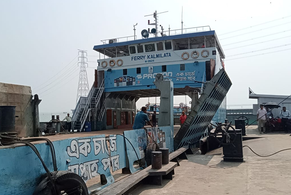 ঈদে মোটরসাইকেল পারাপার, শিমুলিয়া ঘাটে ফেরি সার্ভিস শুরু কাল
