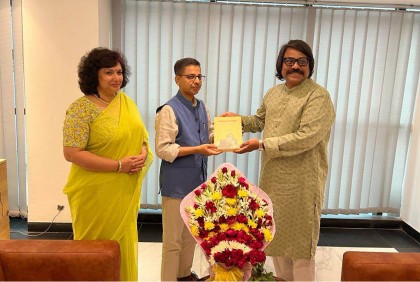 ভারতীয় হাইকমিশনারের সঙ্গে রবি উপাচার্যের মতবিনিময়