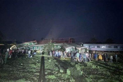 কুমিল্লায় ট্রেন দুর্ঘটনার প্রভাব চট্টগ্রামে   