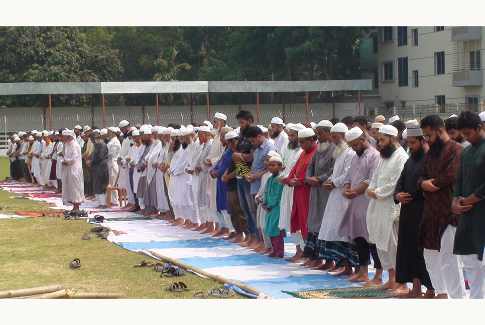 মানিকগঞ্জে বৃষ্টির জন্য দোয়া 

