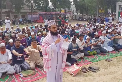 বৃষ্টির জন্য ঝিনাইদহে নামাজ আদায়