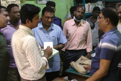 চুয়াডাঙ্গায় তিন প্রতিষ্ঠানকে জরিমানা