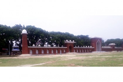 দিনাজপুরের গোর-এ শহীদ ময়দানে ঈদের নামাজের জন্য প্রস্তুতিমূলক সভা

