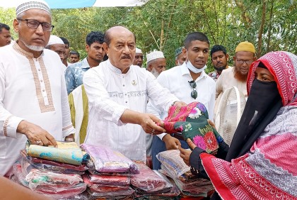 মোরেলগঞ্জ ও শরণখোলায় আশ্রয়ণ প্রকল্পের ১ হাজার পরিবার পেল ঈদ বস্ত্র