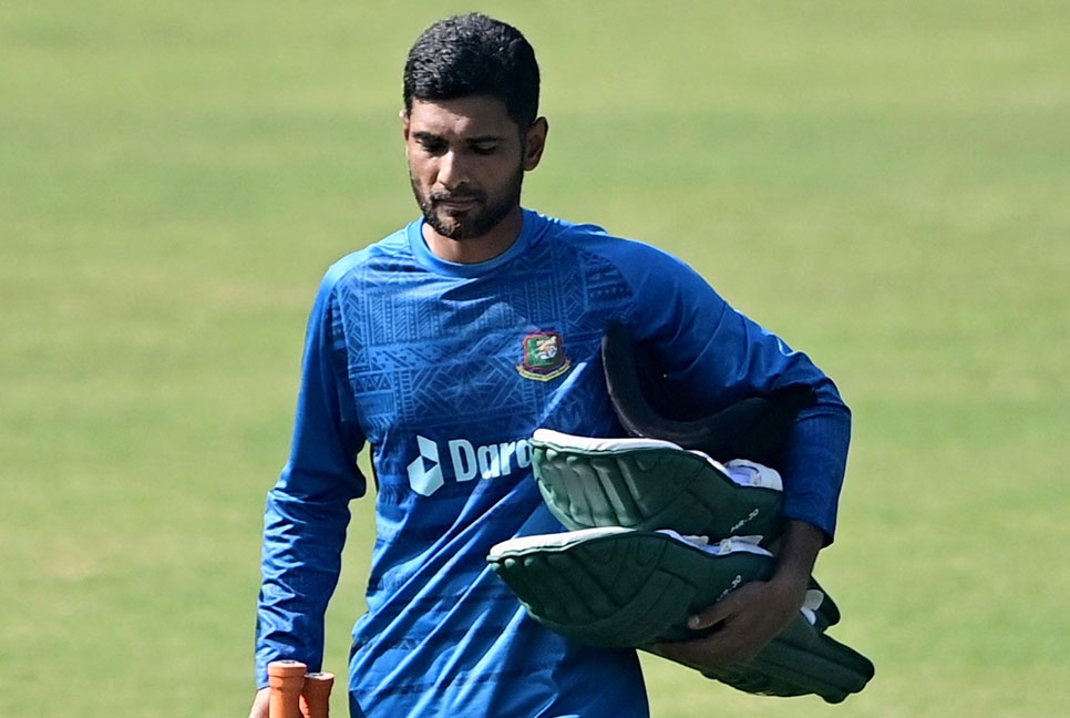 ডিপিএলেও লড়াই করছেন মাহমুদুল্লাহ!