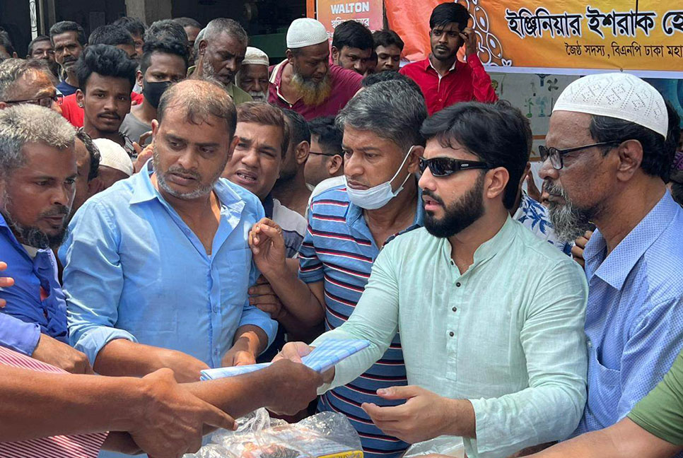 মানুষের মাঝে ঈদের আনন্দ নেই : ইশরাক 

