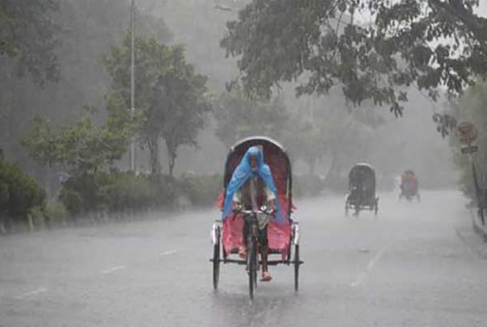 তীব্র গরমের পর রাজধানীতে স্বস্তির বৃষ্টি

