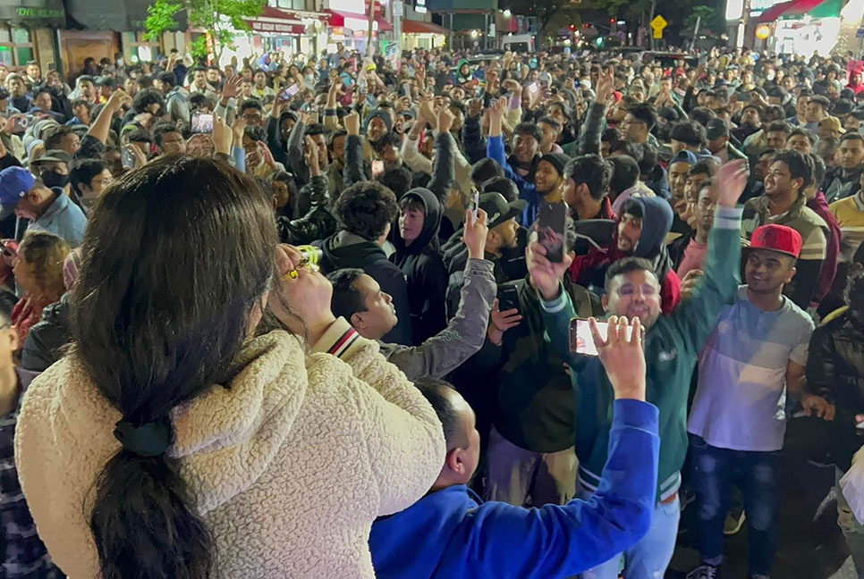 চাঁদ রাতে নিউইয়র্ক সিটি ছিল বাংলাদেশিদের দখলে