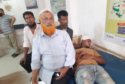 মাইজদীতে সাবেক ইউপি চেয়ারম্যানের বাড়িতে হামলা, আহত ৪