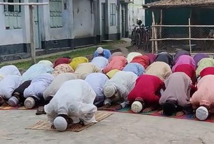 ঝিনাইদহের হরিণাকুন্ডুতে ঈদ উদযাপন