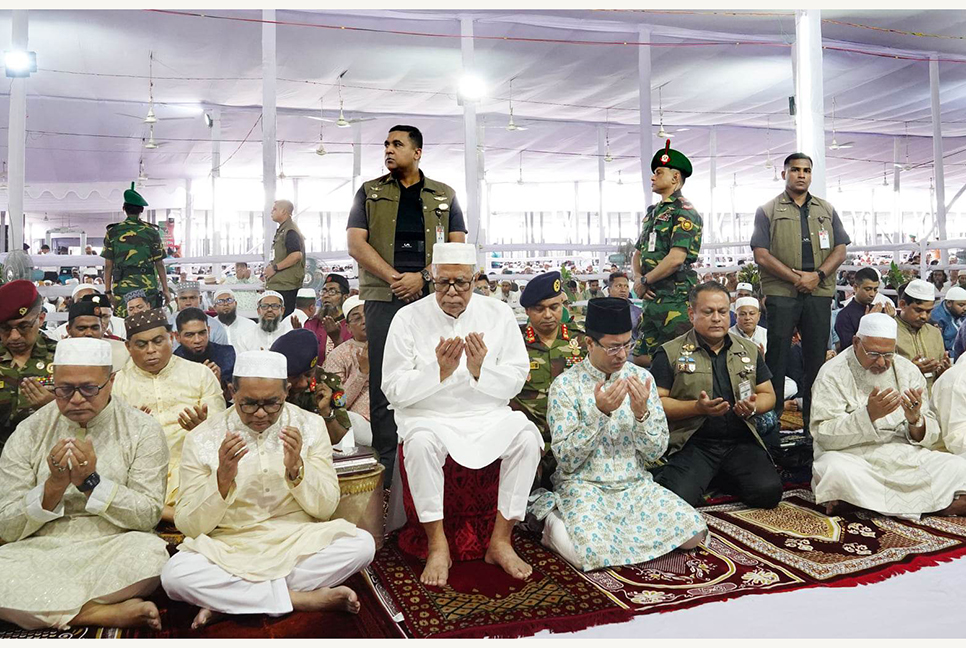 জাতীয় ঈদগাহে রাষ্ট্রপতির ঈদুল ফিতরের নামাজ আদায়

